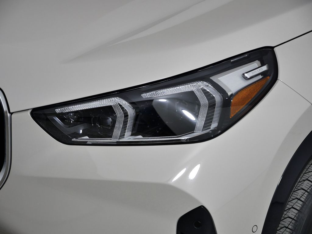 Thumbnail: 2026 BMW X1 - 6