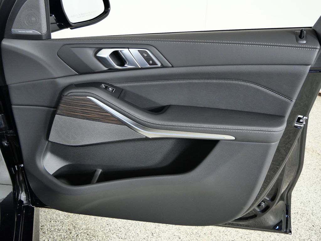 Thumbnail: 2026 BMW X5 - 19