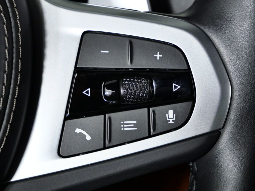 Thumbnail: 2024 BMW 8 Series - 43