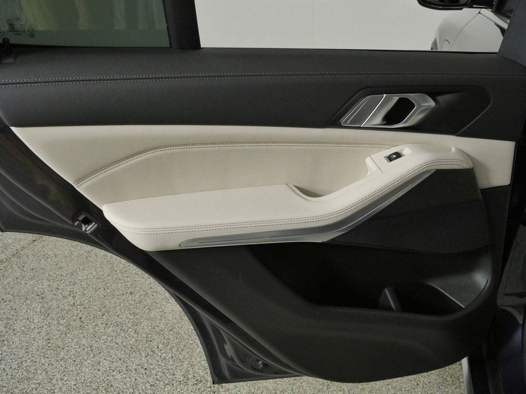 Thumbnail: 2022 BMW X5 - 34