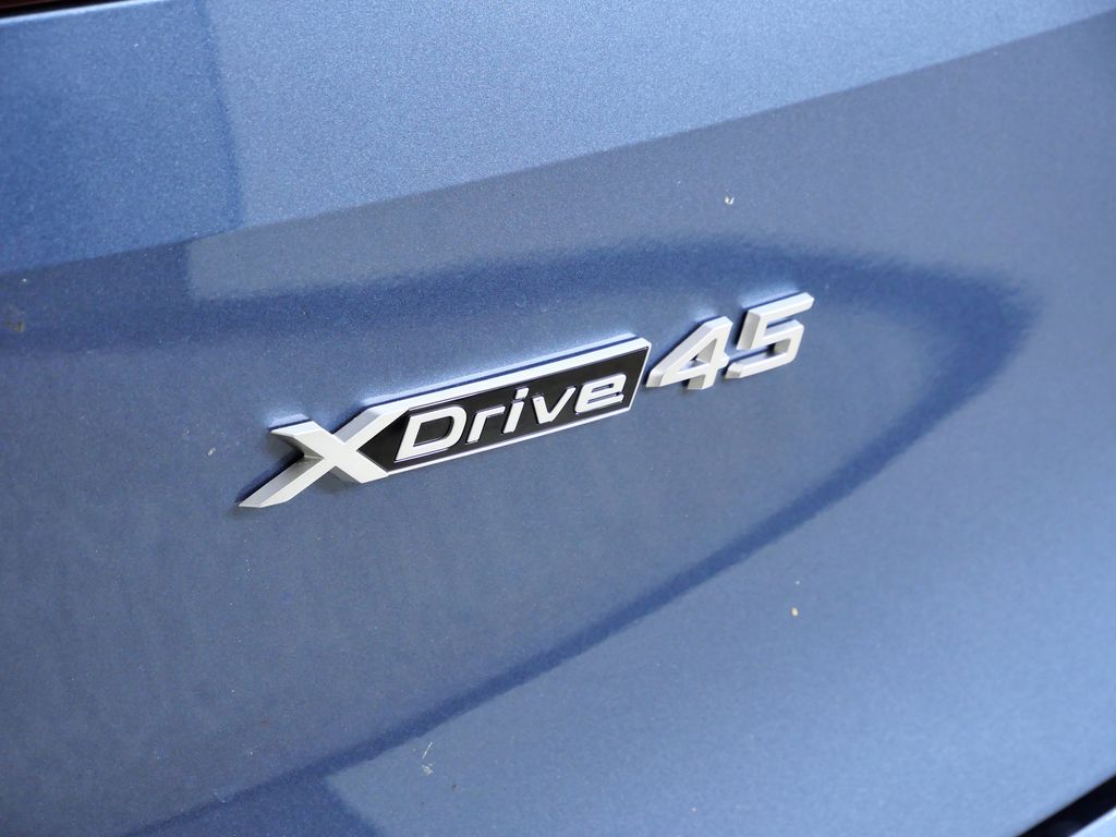 Thumbnail: 2026 BMW iX - 12