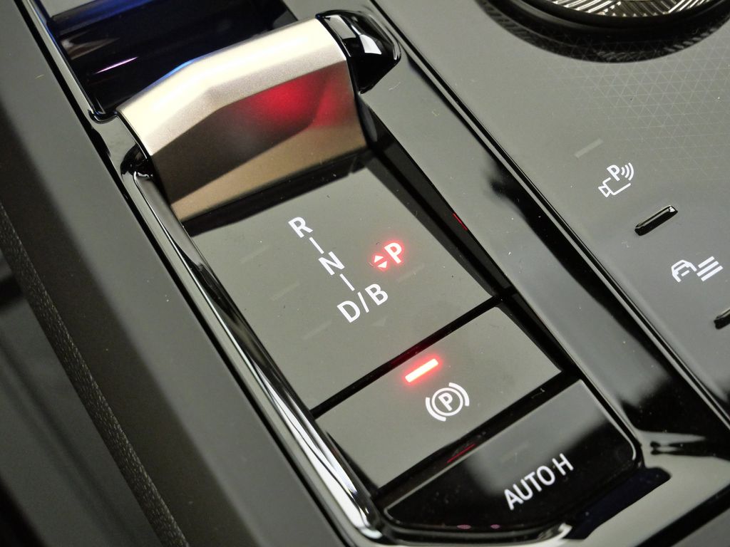 Thumbnail: 2026 BMW iX - 47