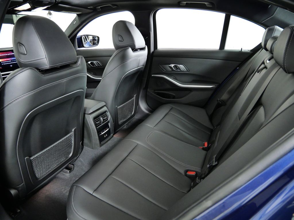 Thumbnail: 2023 BMW 3 Series - 34
