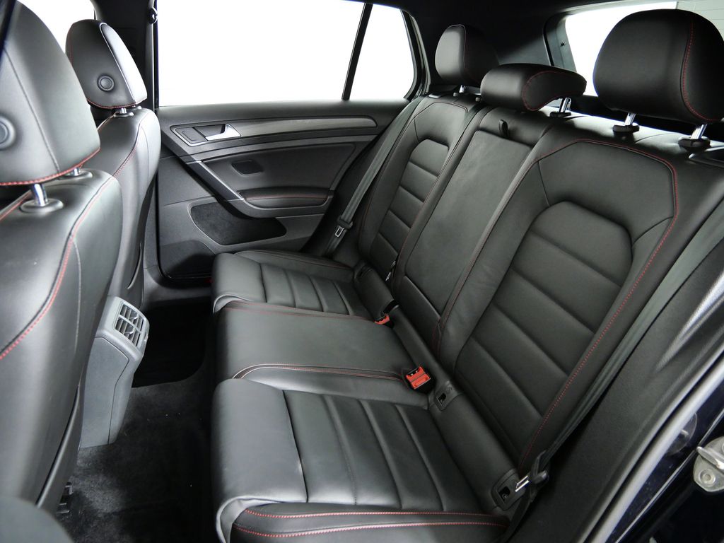 Thumbnail: 2021 Volkswagen Golf - 30