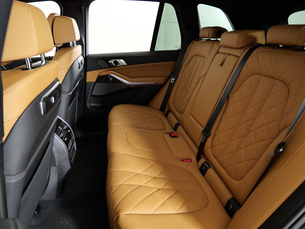 Thumbnail: 2026 BMW X5 - 33