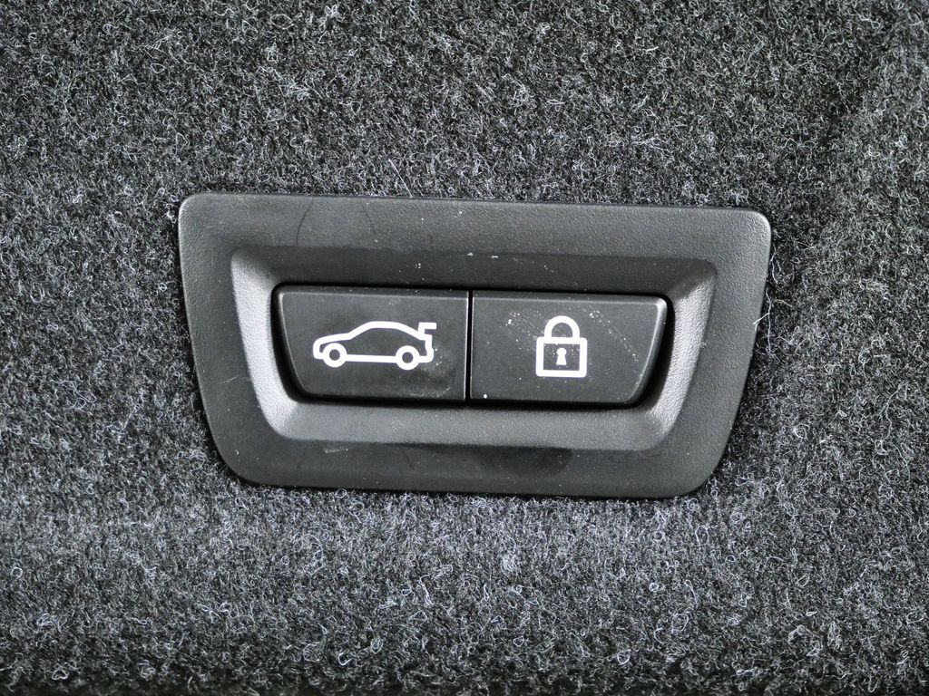 Thumbnail: 2023 BMW 3 Series - 33