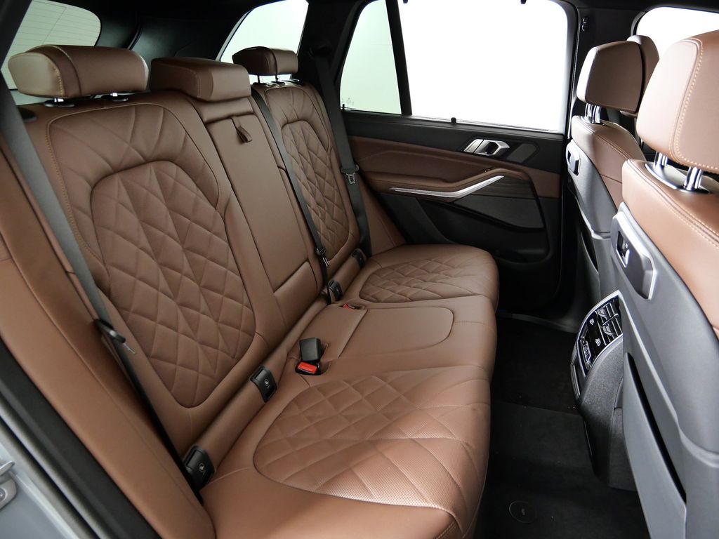 Thumbnail: 2026 BMW X5 - 27