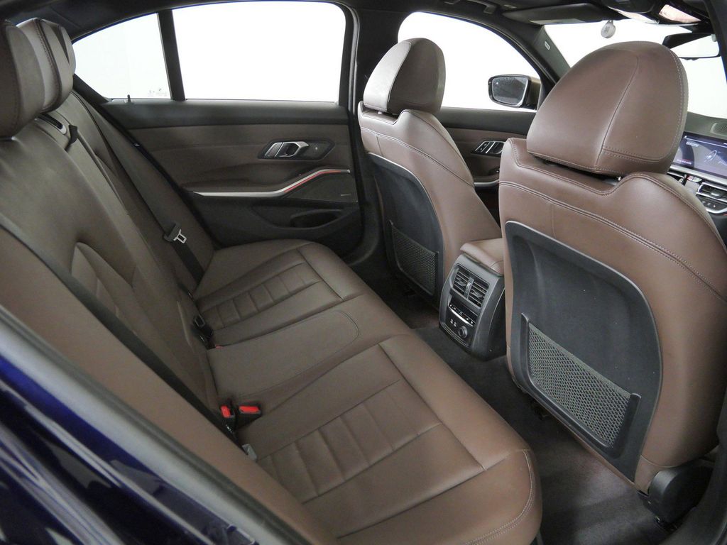 Thumbnail: 2020 BMW 3 Series - 26