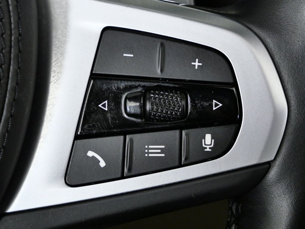 Thumbnail: 2023 BMW 5 Series - 46