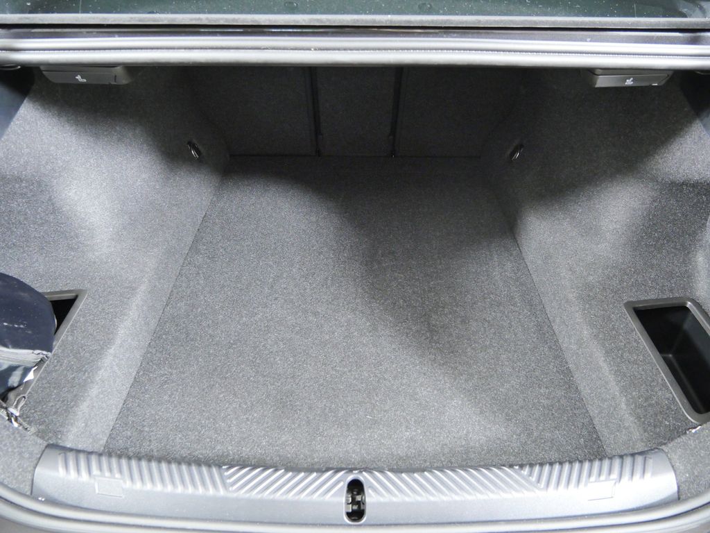 Thumbnail: 2026 BMW 5 Series - 31