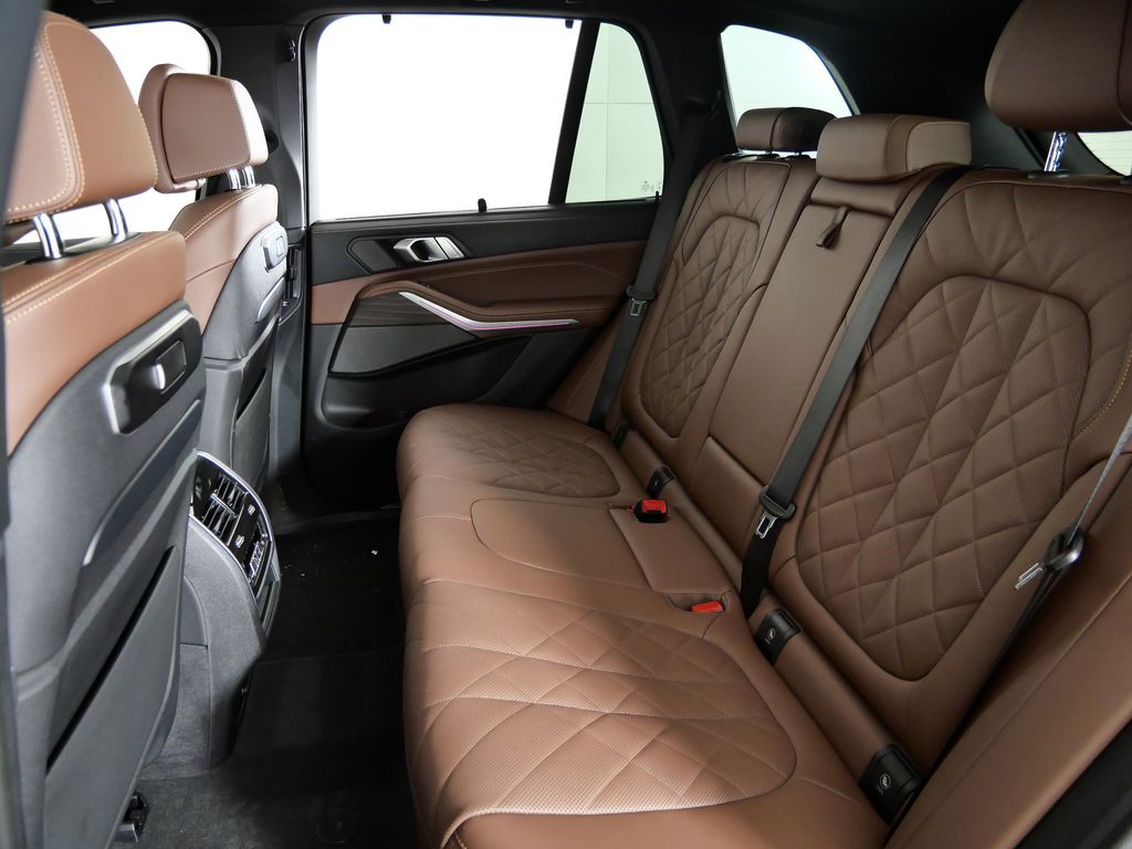 Thumbnail: 2025 BMW X5 - 37