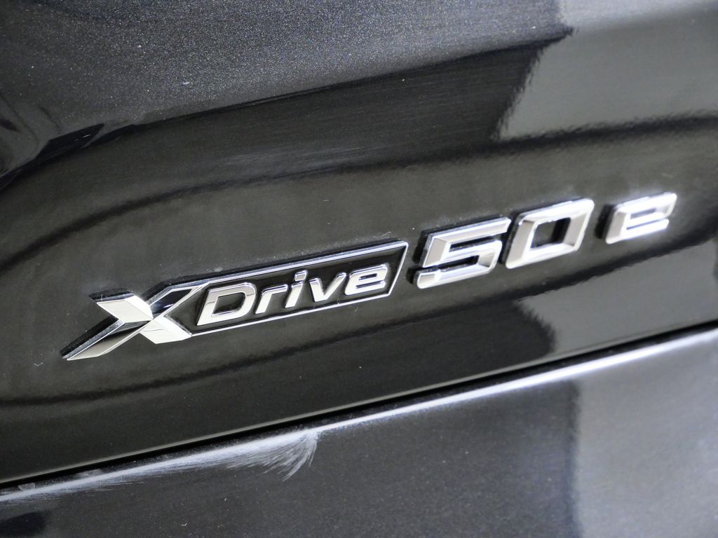 Thumbnail: 2026 BMW X5 - 12