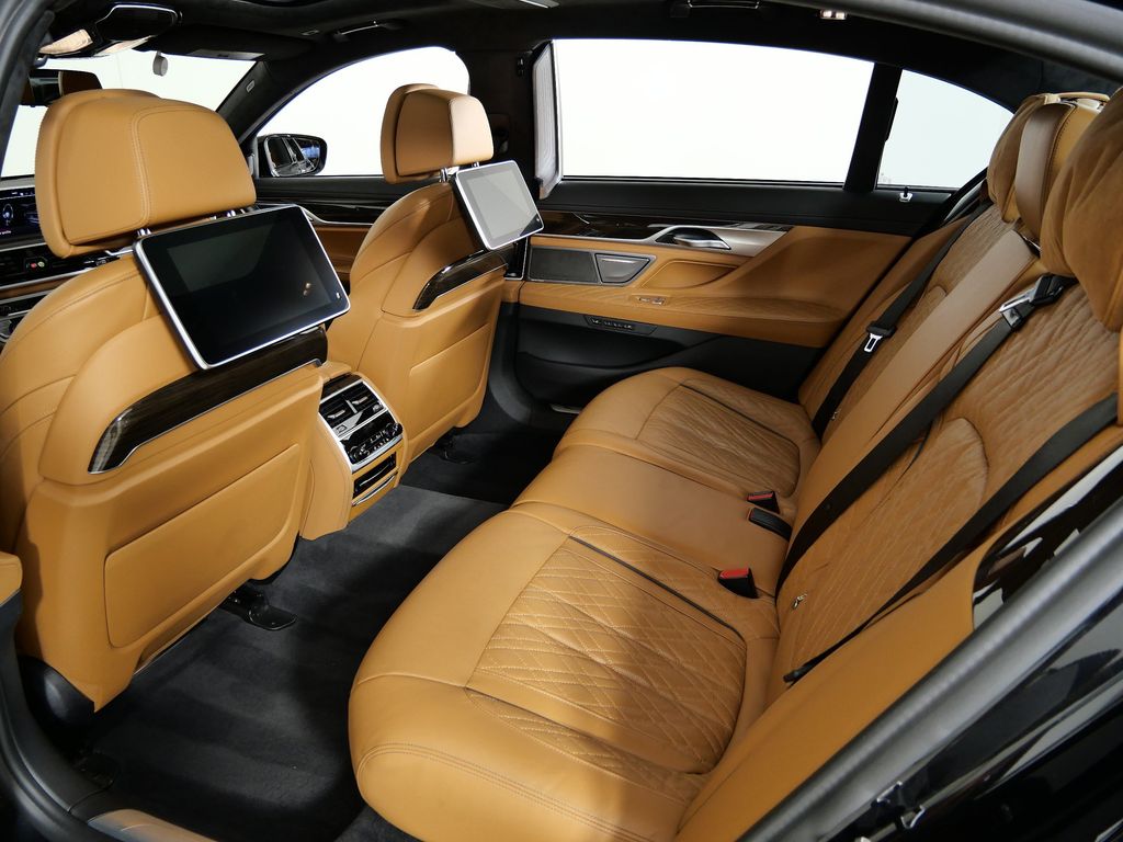 Thumbnail: 2022 BMW 7 Series - 35