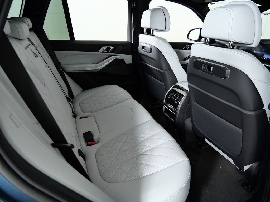 Thumbnail: 2026 BMW X5 - 26