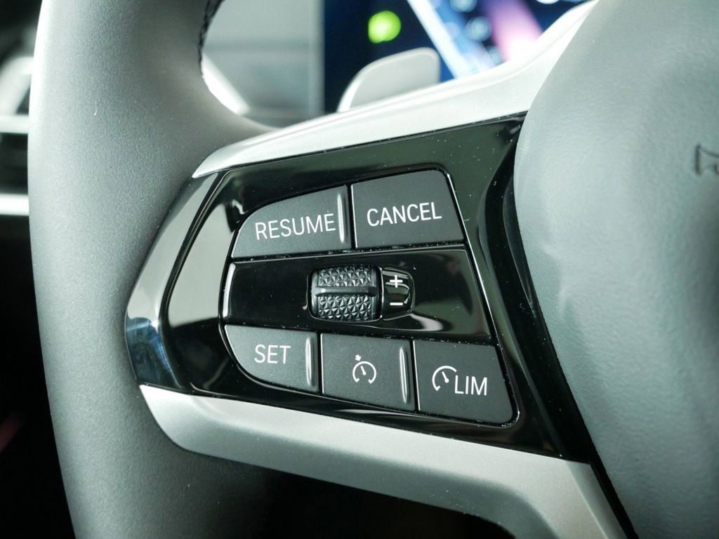 Thumbnail: 2025 BMW 3 Series - 42