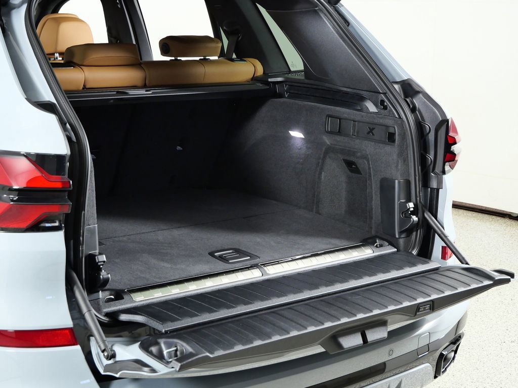 Thumbnail: 2026 BMW X5 - 31