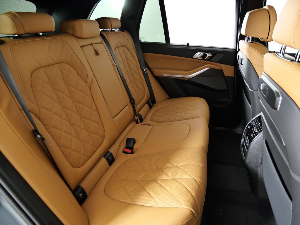 Thumbnail: 2026 BMW X5 - 27