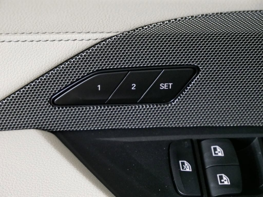 Thumbnail: 2025 BMW i4 - 40