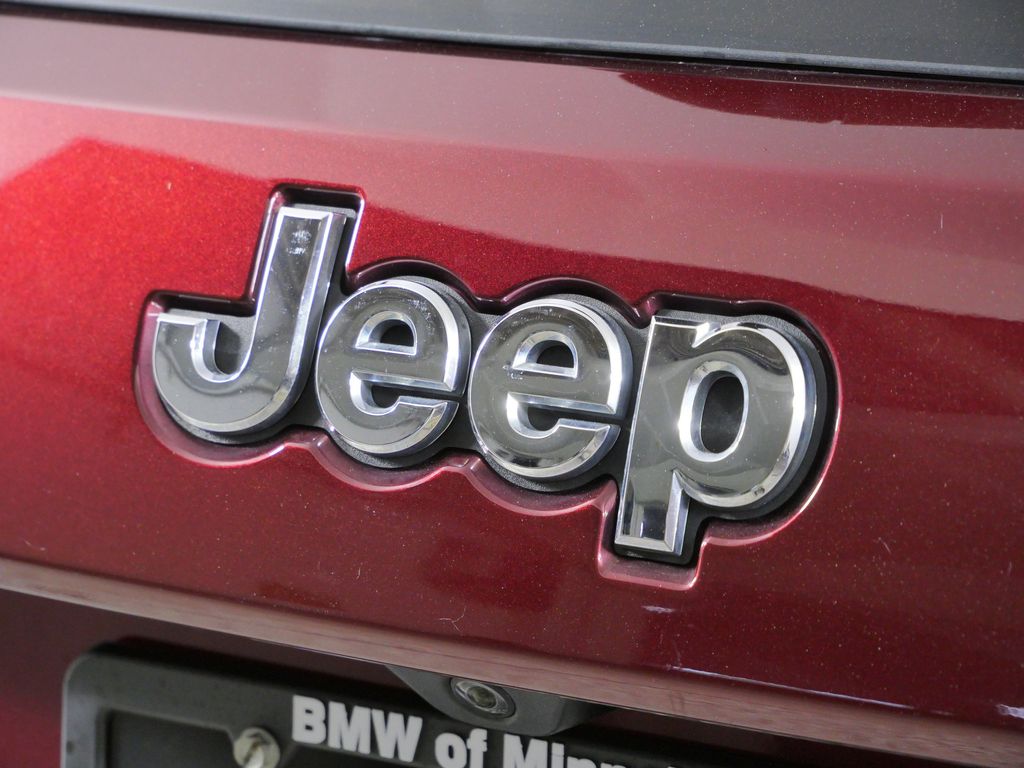Thumbnail: 2018 Jeep Grand Cherokee - 11