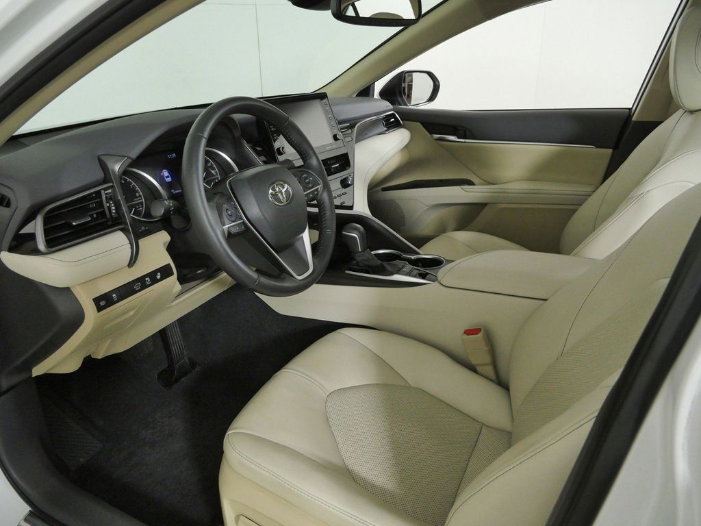 Thumbnail: 2023 Toyota Camry - 32