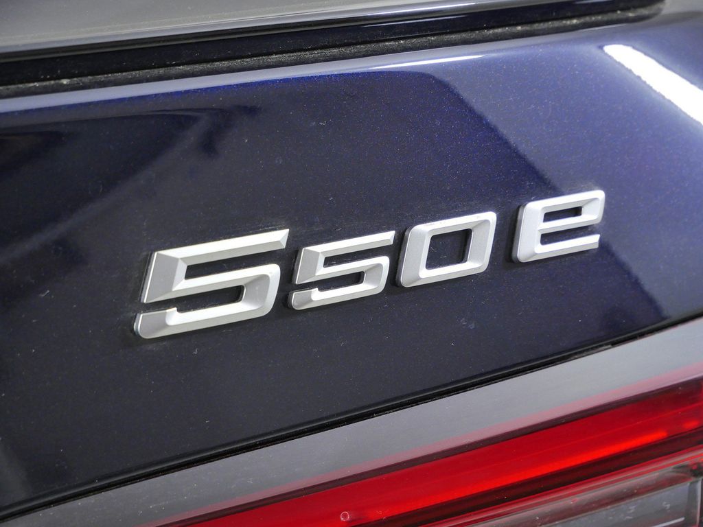 Thumbnail: 2027 BMW 5 Series - 12