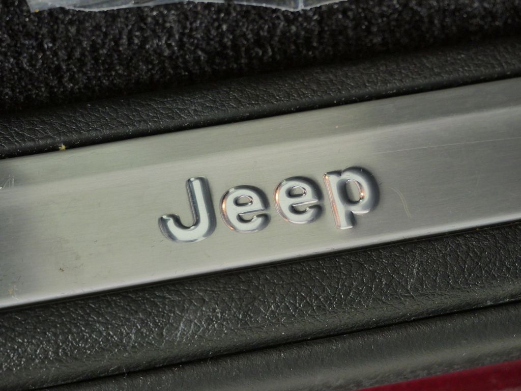 Thumbnail: 2018 Jeep Grand Cherokee - 22