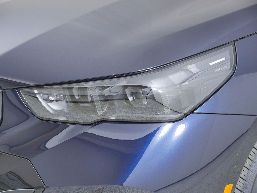 Thumbnail: 2027 BMW 5 Series - 3