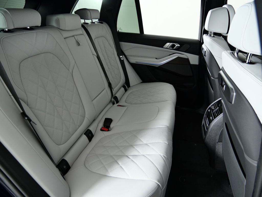 Thumbnail: 2026 BMW X5 - 27