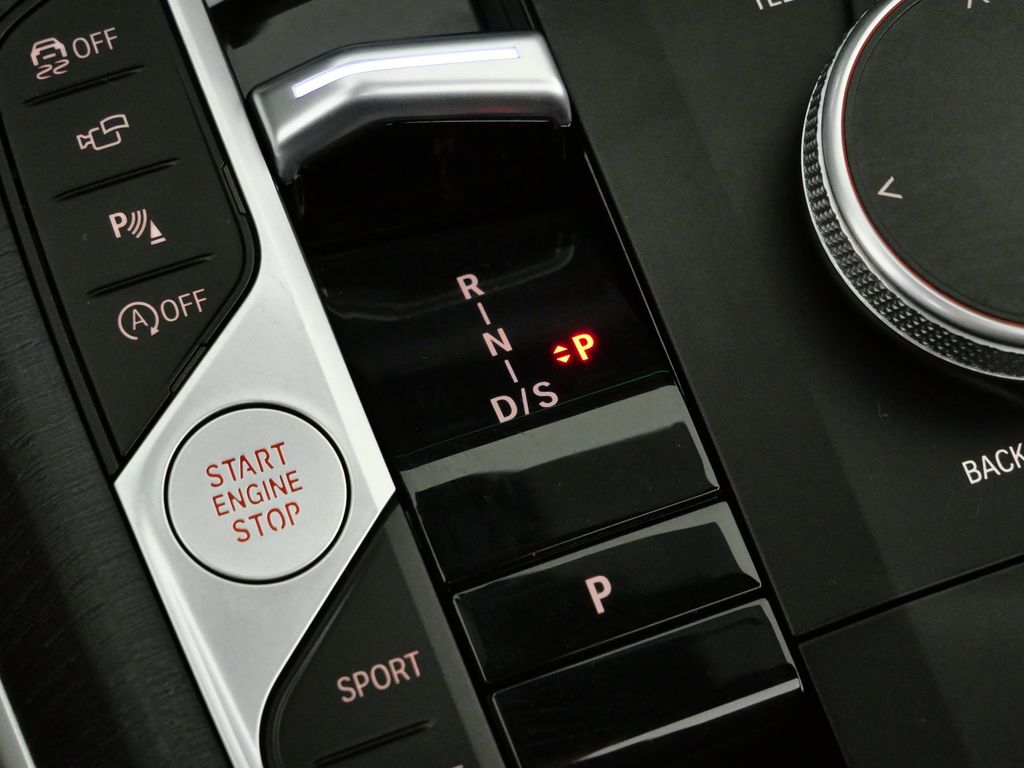 Thumbnail: 2025 BMW 4 Series - 45