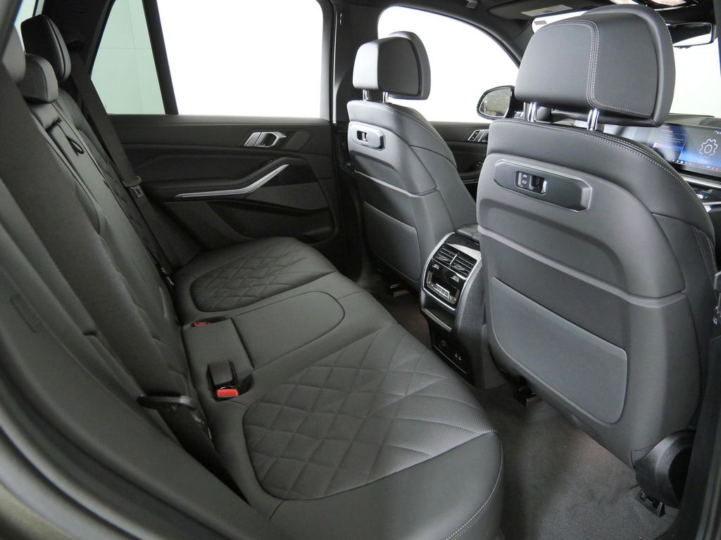 Thumbnail: 2026 BMW X5 - 26