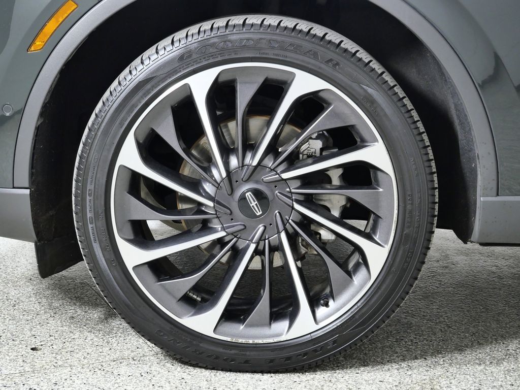 Thumbnail: 2023 Lincoln Aviator - 18