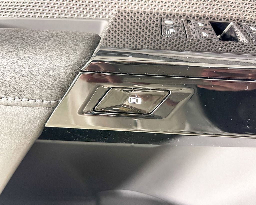 Thumbnail: 2025 BMW 7 Series - 35