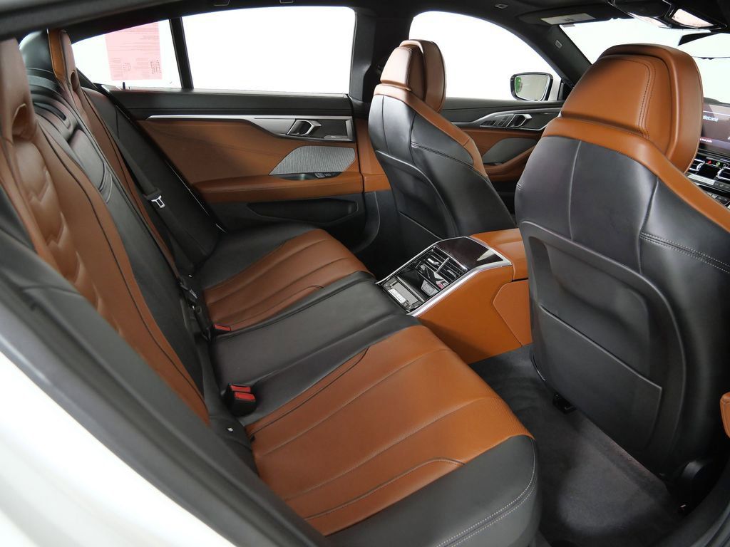 Thumbnail: 2026 BMW 8 Series - 27