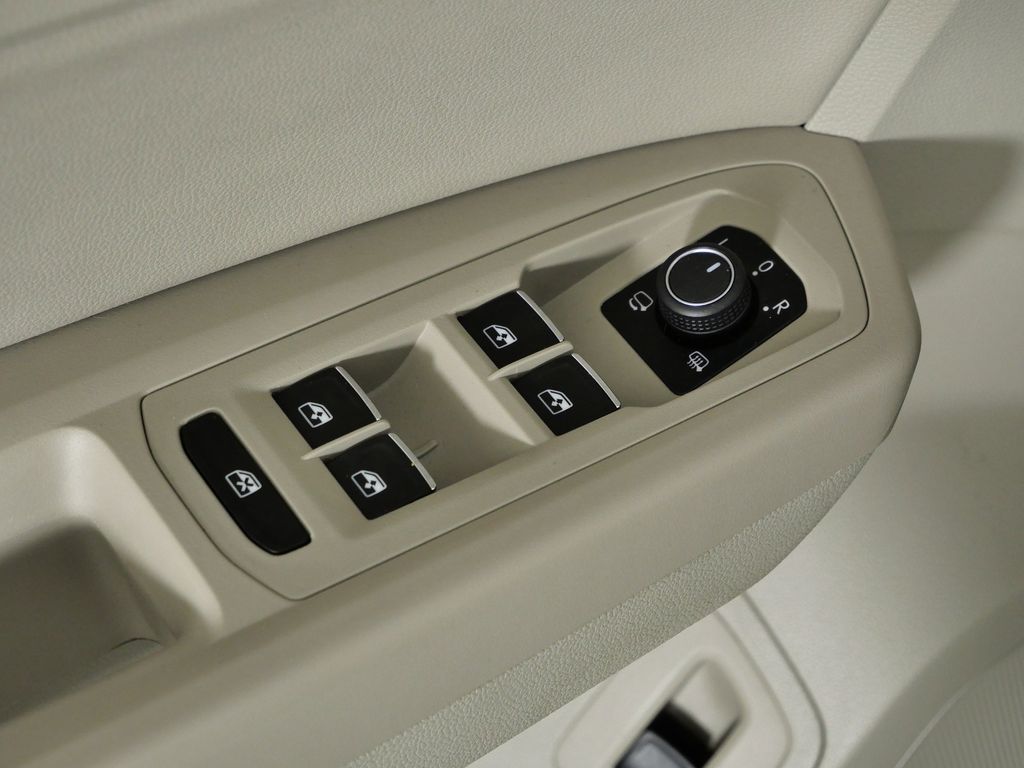 Thumbnail: 2018 Volkswagen Atlas - 35