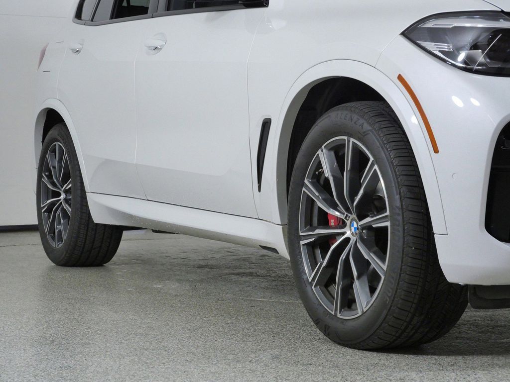 Thumbnail: 2023 BMW X5 - 8