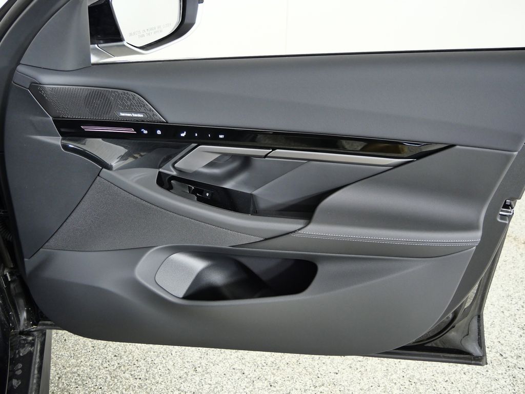 Thumbnail: 2026 BMW 5 Series - 19