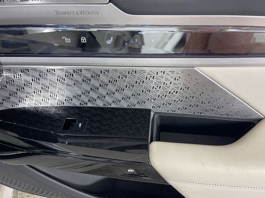 Thumbnail: 2023 BMW i7 - 27