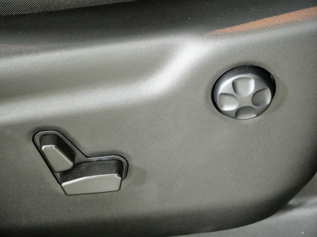 Thumbnail: 2022 Dodge Durango - 23