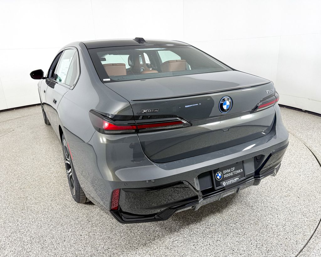 Thumbnail: 2025 BMW 7 Series - 11