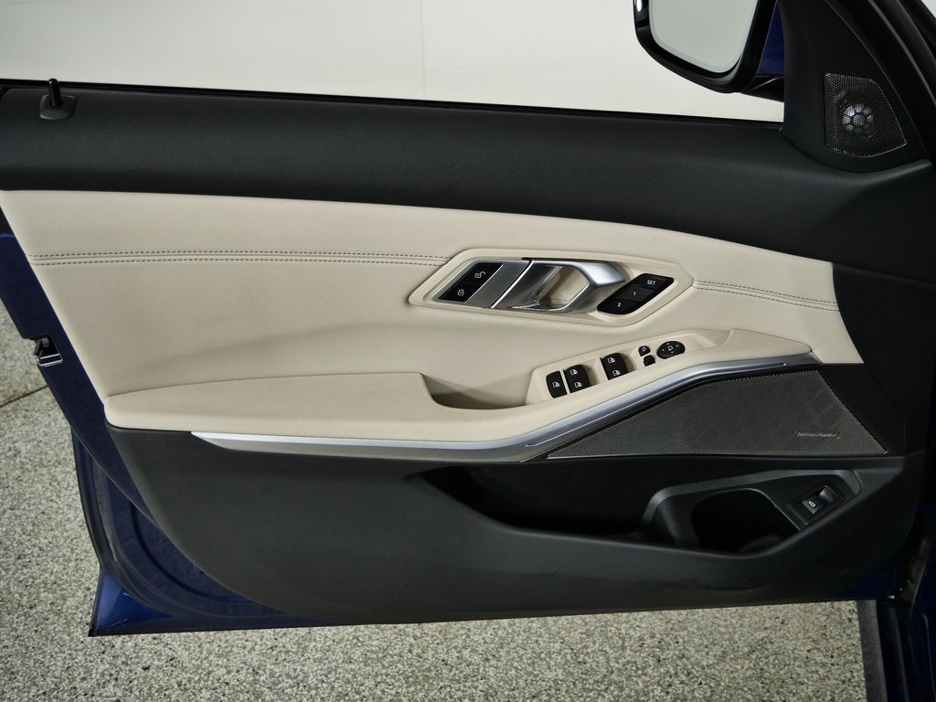 Thumbnail: 2023 BMW 3 Series - 36