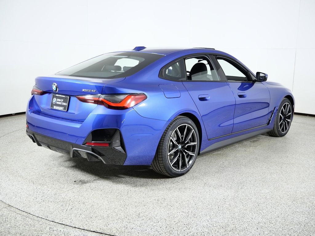 Thumbnail: 2026 BMW i4 - 9