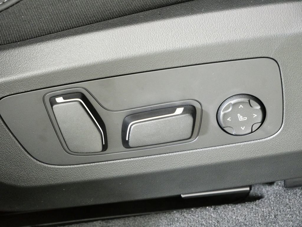 Thumbnail: 2026 BMW X3 - 23