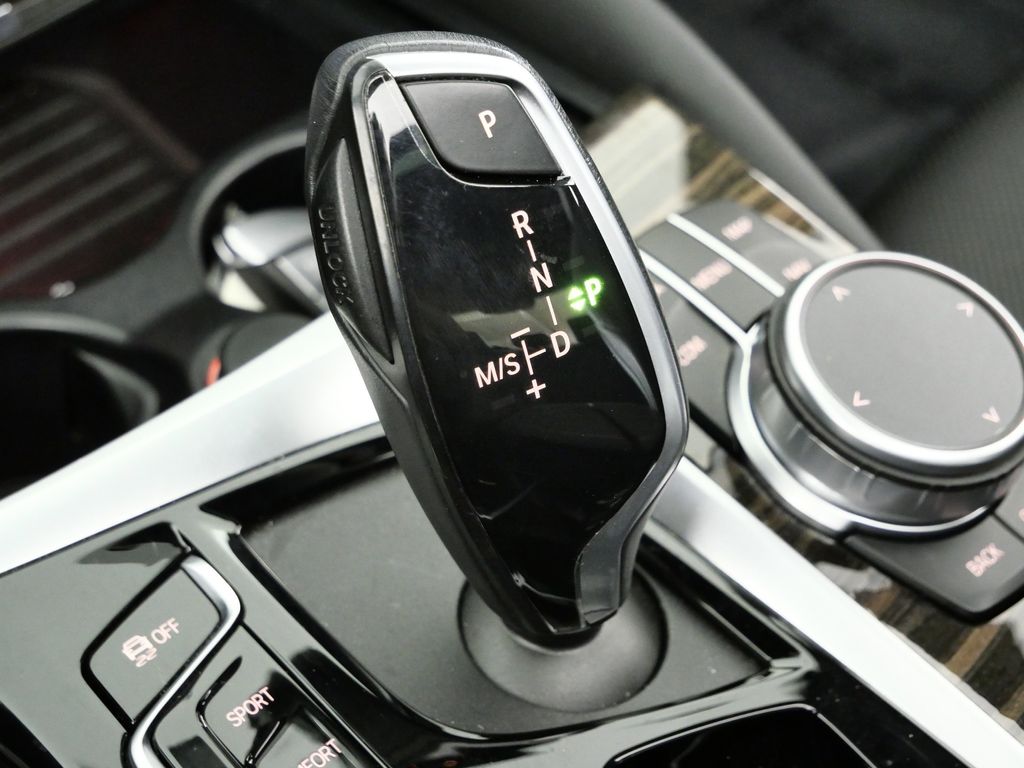 Thumbnail: 2022 BMW 5 Series - 46