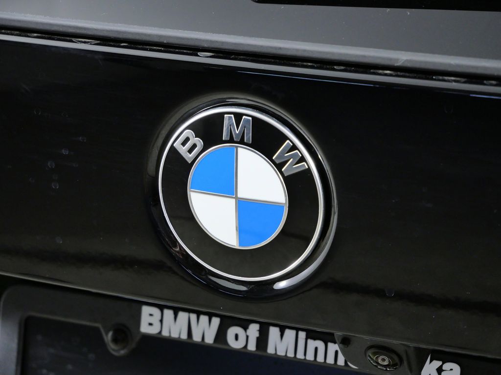 Thumbnail: 2026 BMW X1 - 11