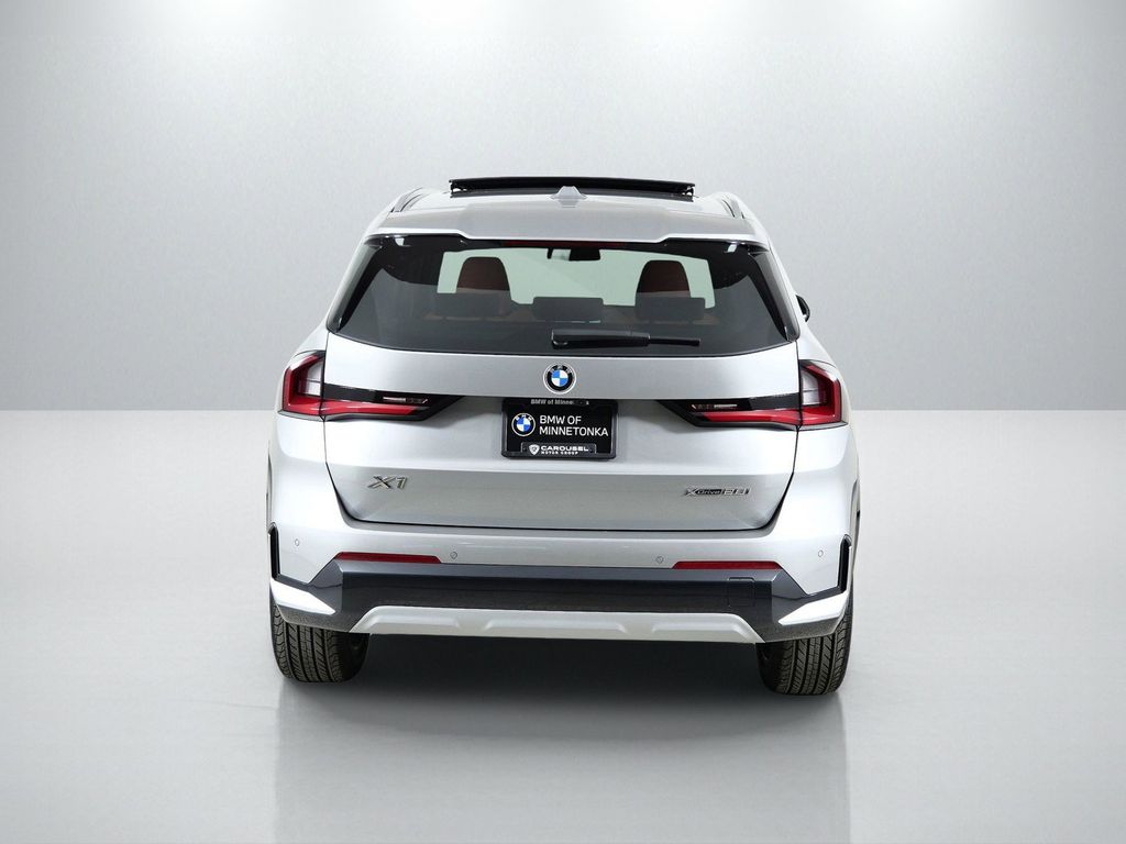 Thumbnail: 2026 BMW X1 - 10
