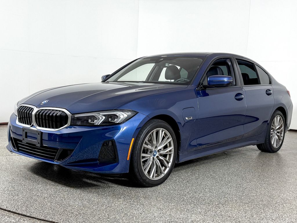Thumbnail: 2023 BMW 3 Series - 1