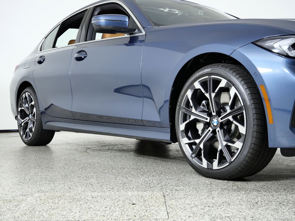 Thumbnail: 2025 BMW 3 Series - 6