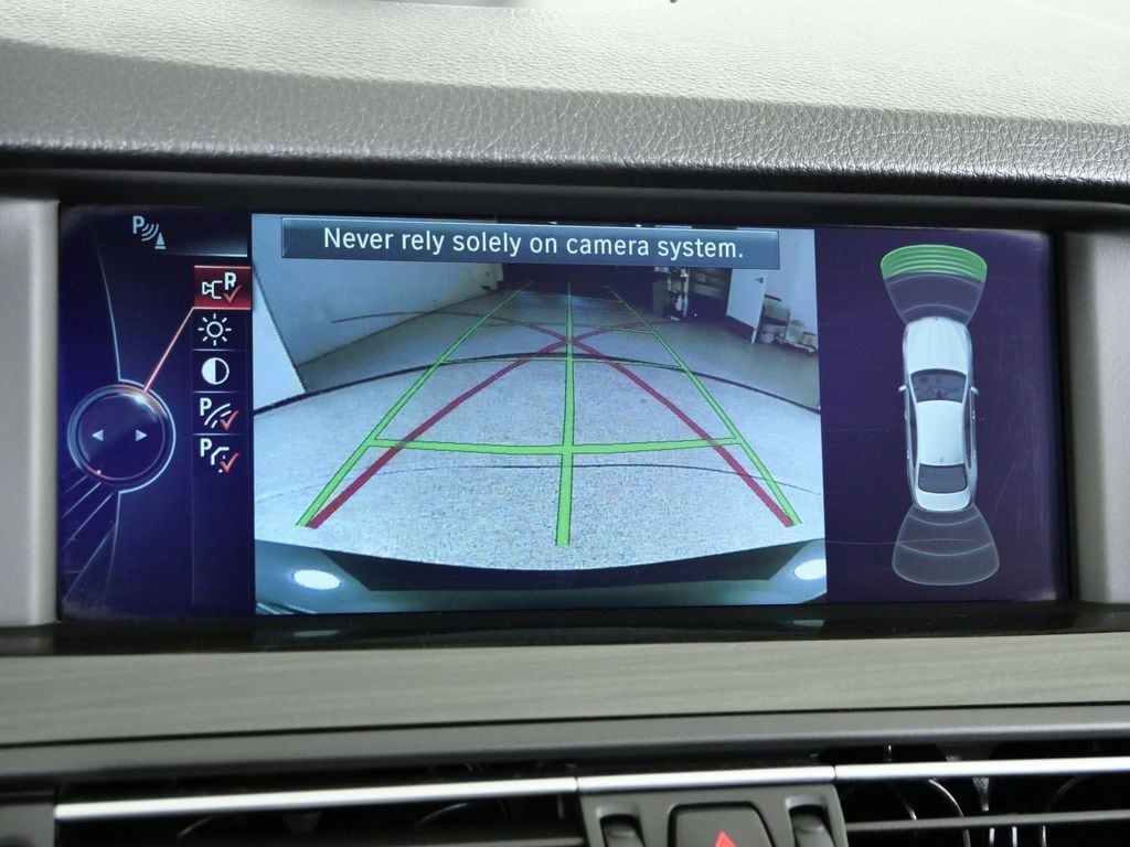 Thumbnail: 2013 BMW M5 - 50