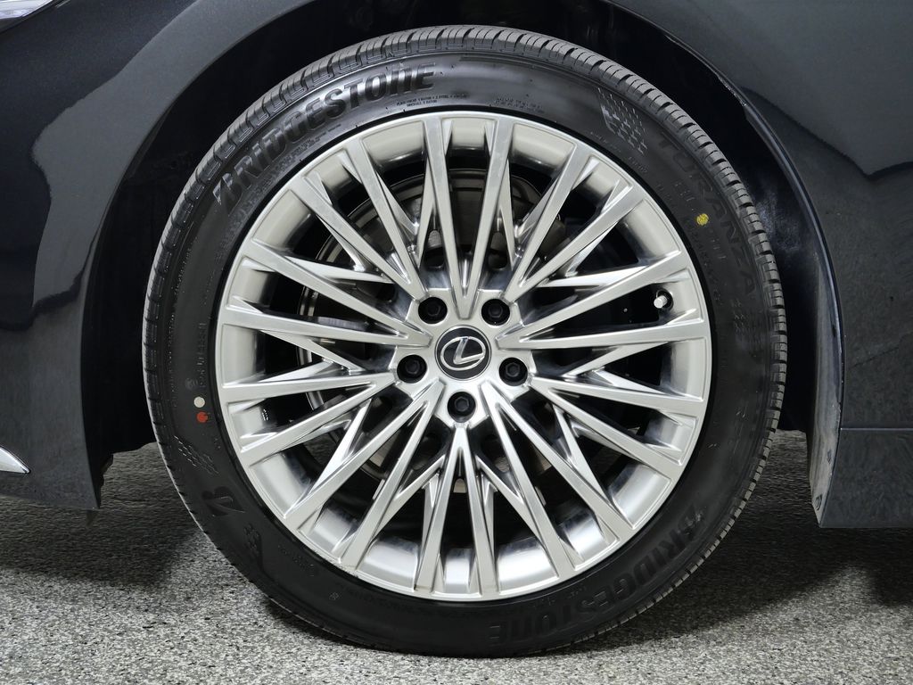 Thumbnail: 2024 Lexus LS - 18