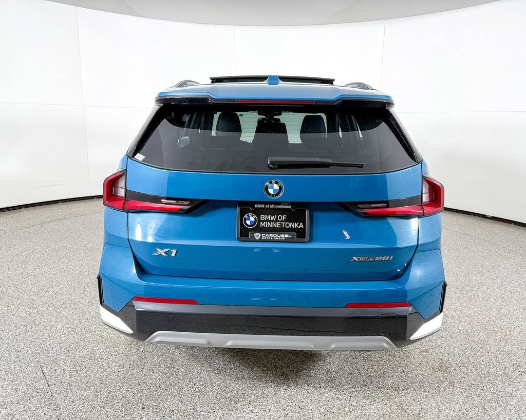 Thumbnail: 2025 BMW X1 - 14